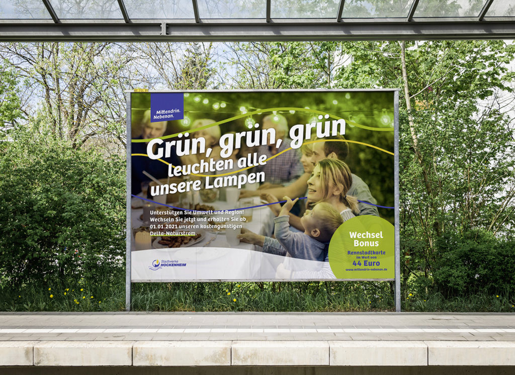 Großflächenplakat mit Motiv der Deslta-Strom-Kampagne