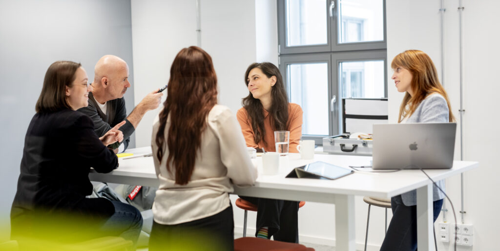 Fotografie einer Workshop-Situation in einer Top-Agentur