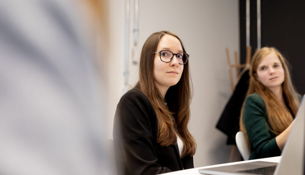 Fotografie einer Situation im Rahmen eines Kundenworkshops zur Entwicklung einer Kommunikationsstrategie - mit BAFA-Förderung